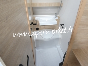 Caravelair - Sport line 420 Lit a  la francaise avec store ou auvent